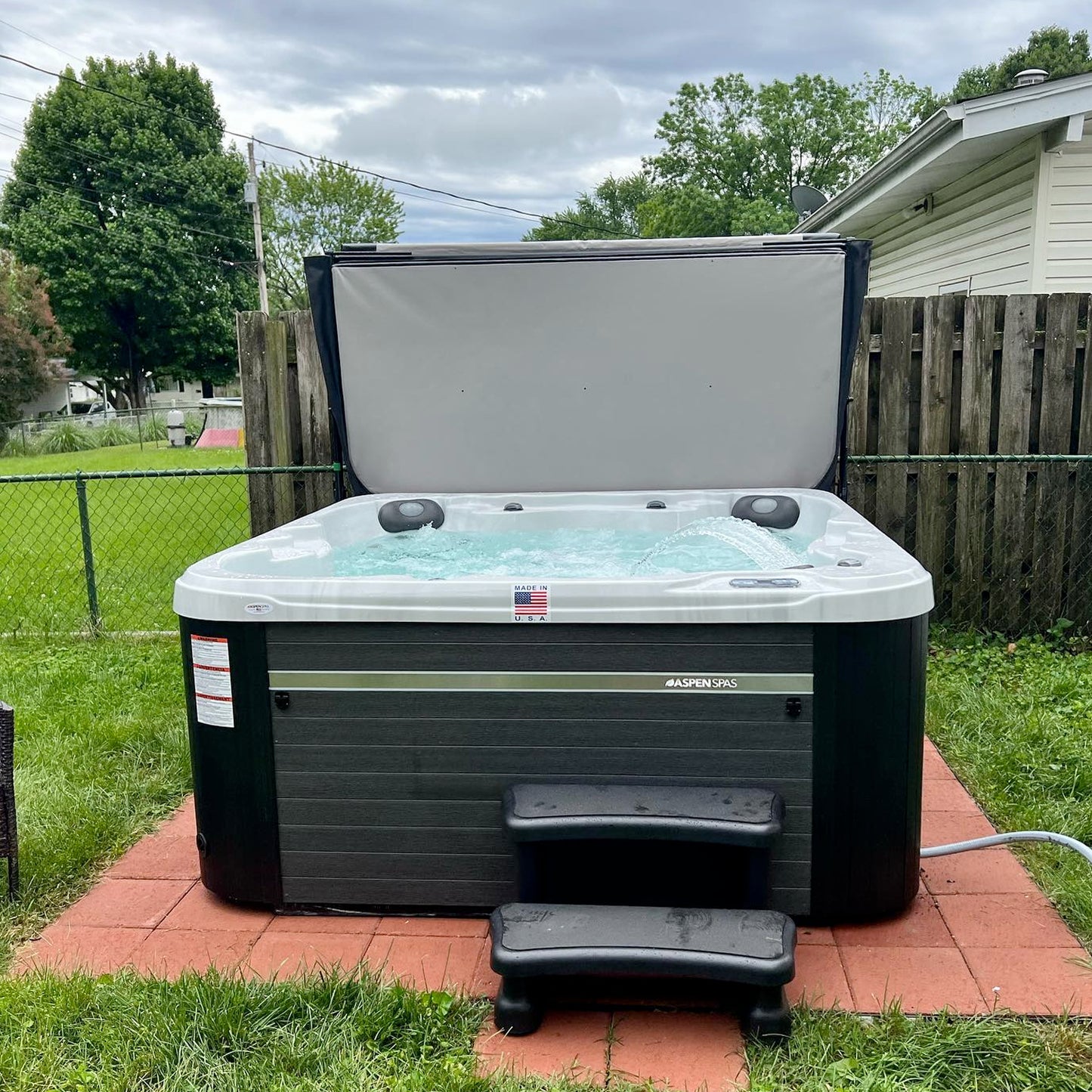 Aspen Monarch GS 7' Spa with Mini-Chroma LED Lighting